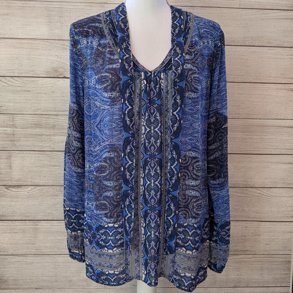 Lucky Brand top, size large in excellent condition